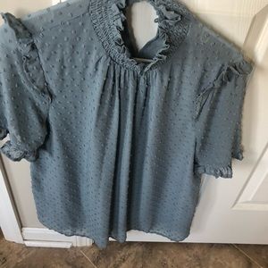 Cute blouse! Dress up or with jeans!